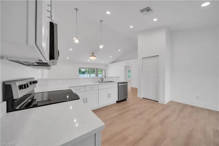 2007 Nw 21st St, Cape Coral, Florida 33993