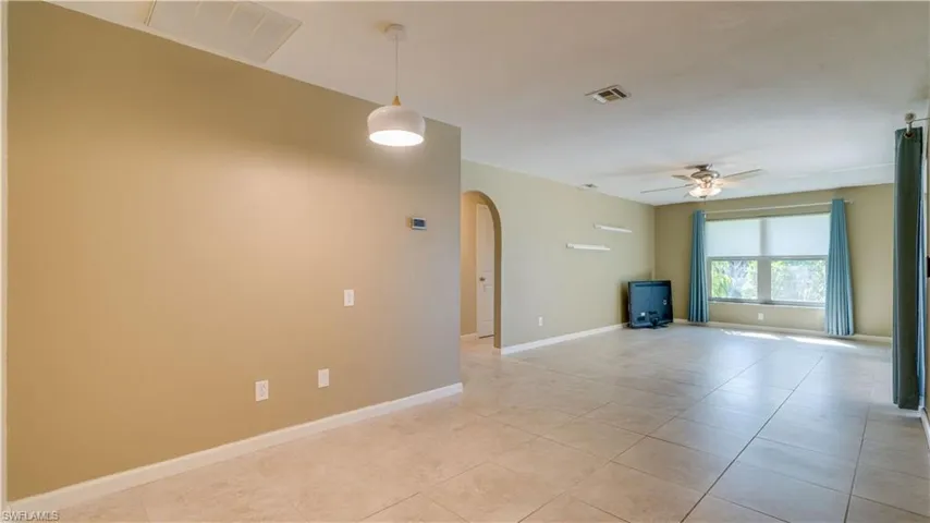 Eating area off the kitchen and family room