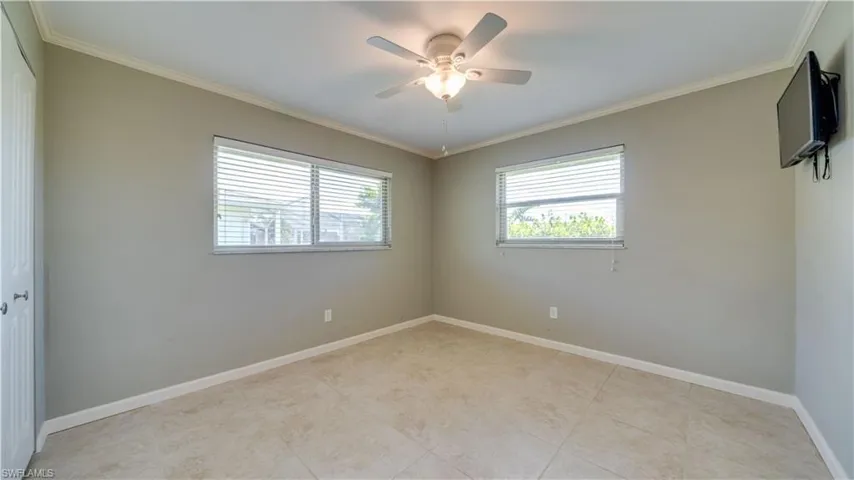 Guest bedroom