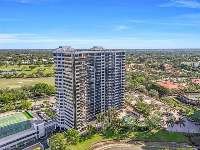 6825  Grenadier  BLVD, Naples, FL 34108
