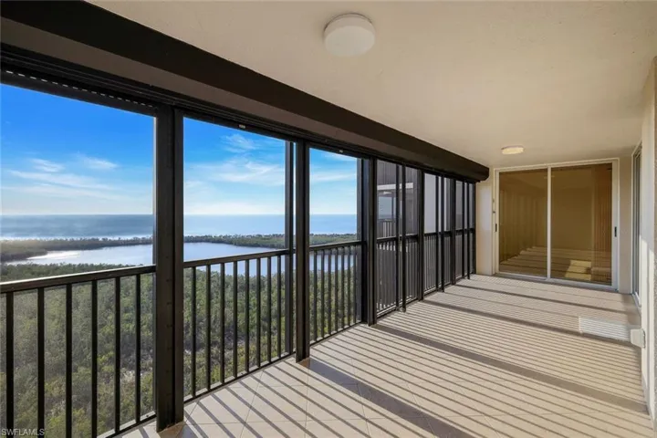 6825  Grenadier  BLVD, Naples, FL 34108