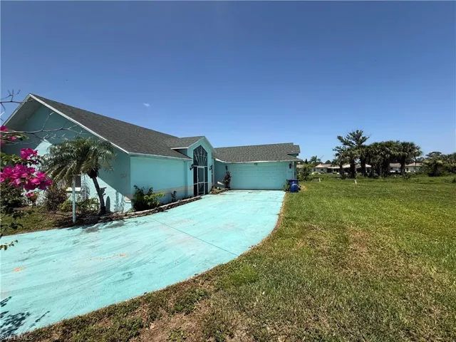 2401 Fisher Ct, Lehigh Acres, Florida 33936