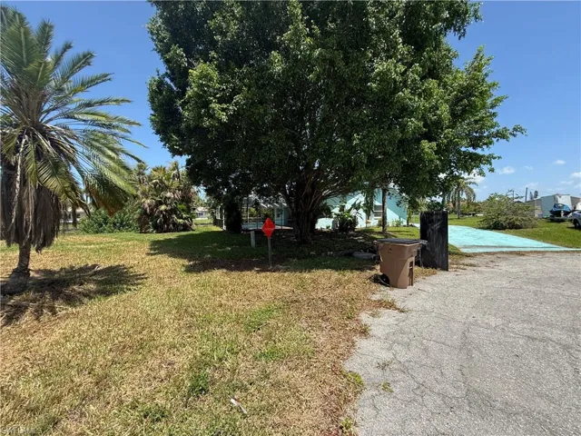 2401 Fisher Ct, Lehigh Acres, Florida 33936