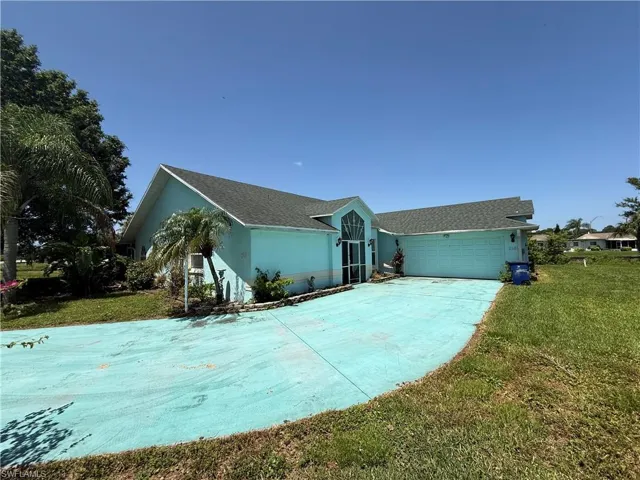 2401 Fisher Ct, Lehigh Acres, Florida 33936
