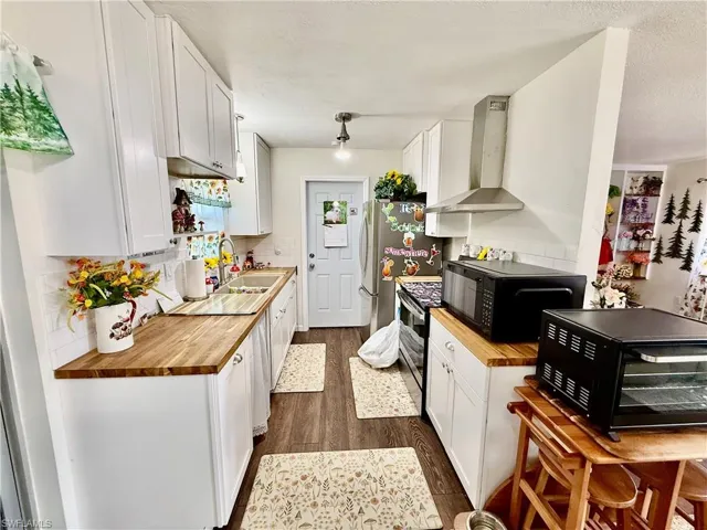 332 Dellwood Ave, Lehigh Acres, Florida 33936