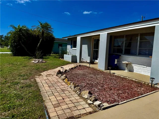 332 Dellwood Ave, Lehigh Acres, Florida 33936