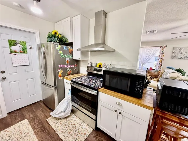 332 Dellwood Ave, Lehigh Acres, Florida 33936