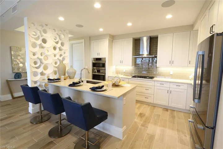 1135  3rd S AVE, Naples, FL 34102