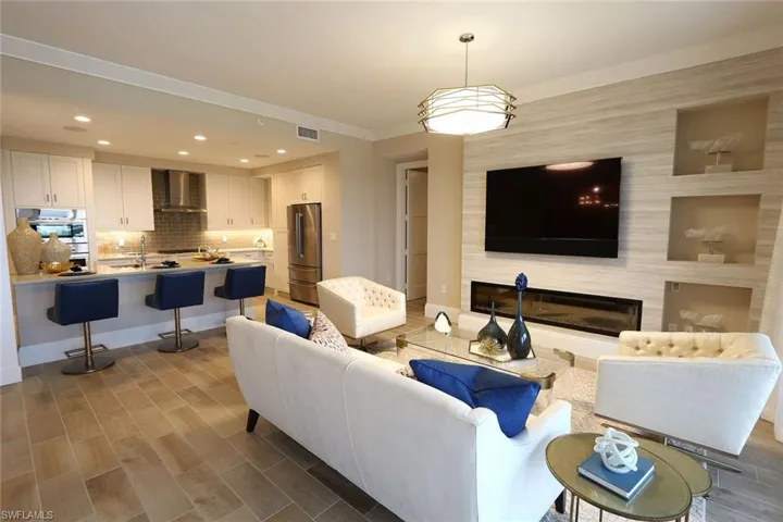 1135  3rd S AVE, Naples, FL 34102