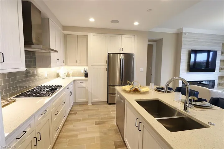 1135  3rd S AVE, Naples, FL 34102