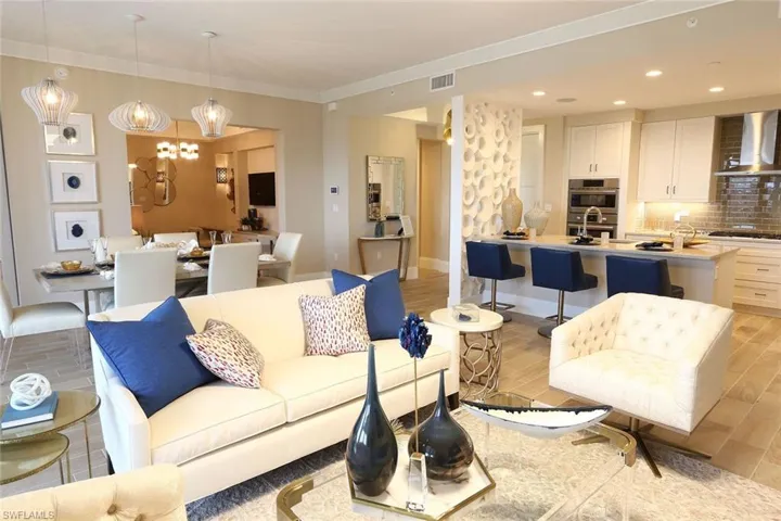 1135  3rd S AVE, Naples, FL 34102