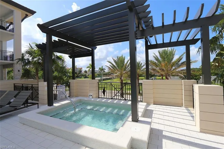1135  3rd S AVE, Naples, FL 34102