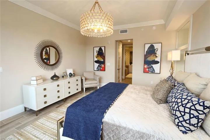 1135  3rd S AVE, Naples, FL 34102