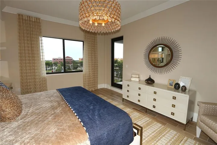 1135  3rd S AVE, Naples, FL 34102