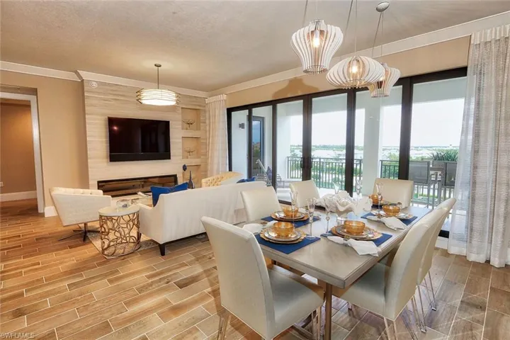 1135  3rd S AVE, Naples, FL 34102