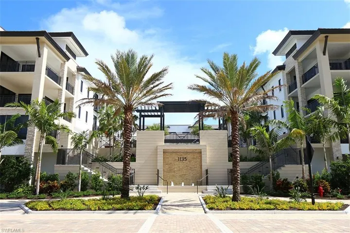 1135  3rd S AVE, Naples, FL 34102