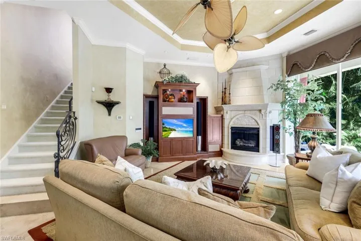 2350  Cheshire  LN, Naples, FL 34109