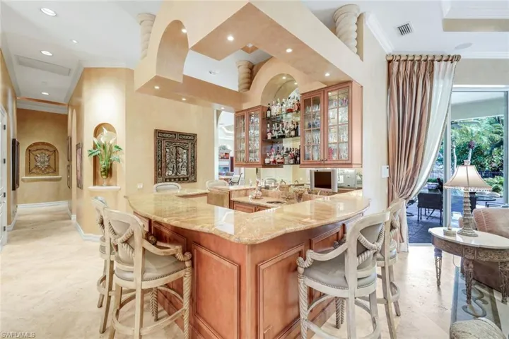 2350  Cheshire  LN, Naples, FL 34109