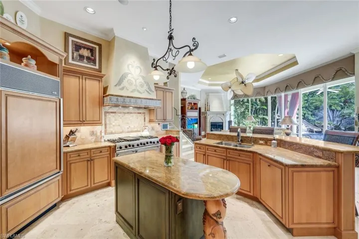2350  Cheshire  LN, Naples, FL 34109
