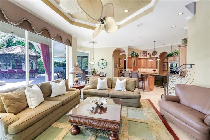 2350  Cheshire  LN, Naples, FL 34109