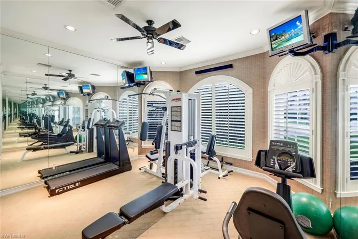 2350  Cheshire  LN, Naples, FL 34109