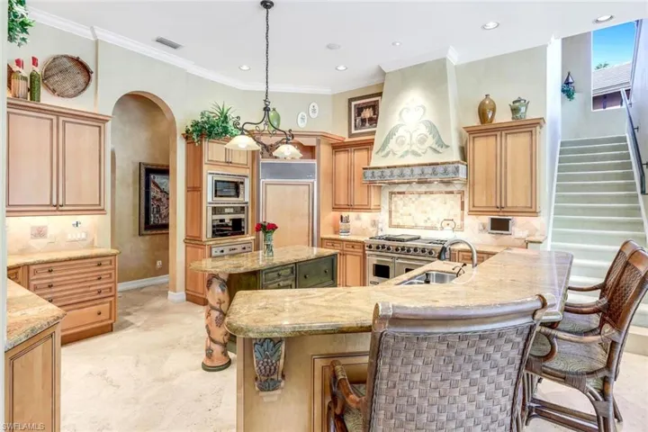 2350  Cheshire  LN, Naples, FL 34109