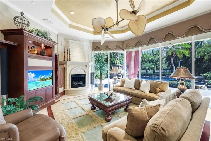 2350  Cheshire  LN, Naples, FL 34109