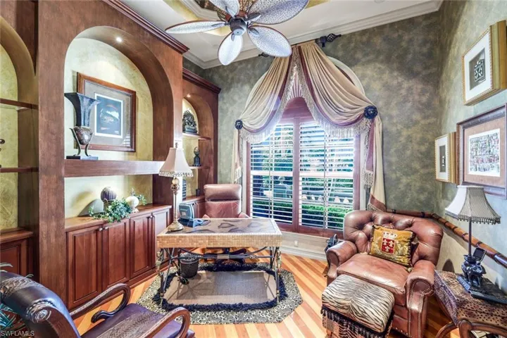 2350  Cheshire  LN, Naples, FL 34109