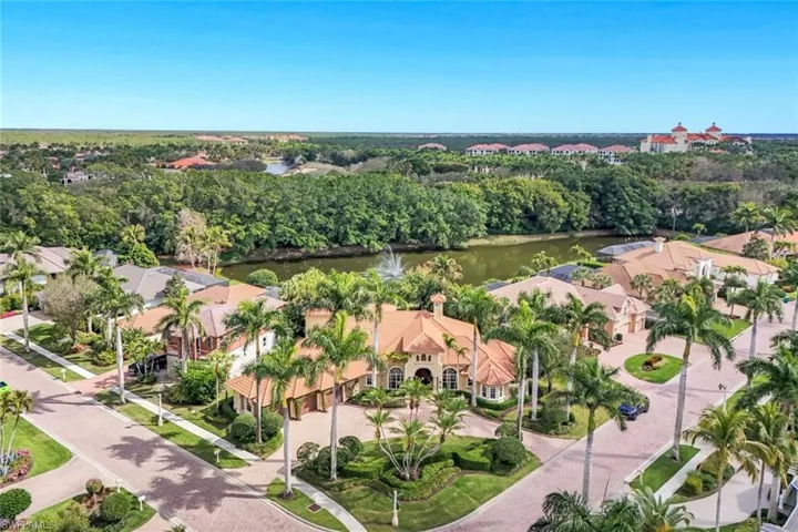 2350  Cheshire  LN, Naples, FL 34109