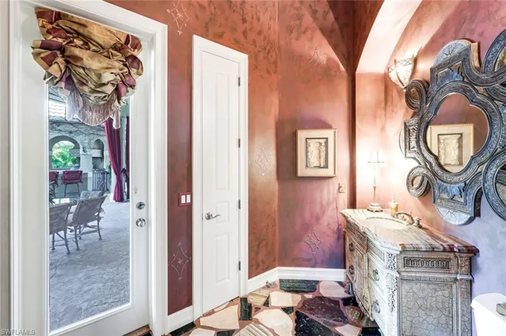 2350  Cheshire  LN, Naples, FL 34109
