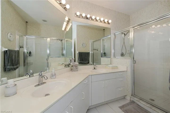 200 Vintage Cir 103, Naples, Florida 34119