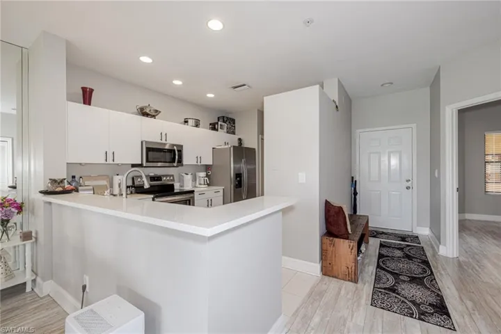 200 Vintage Cir 103, Naples, Florida 34119