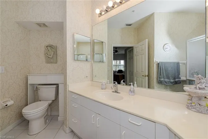 200 Vintage Cir 103, Naples, Florida 34119