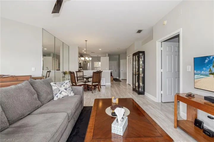 200 Vintage Cir 103, Naples, Florida 34119