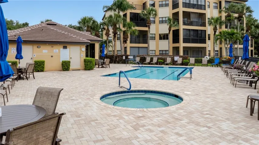 200 Vintage Cir 103, Naples, Florida 34119