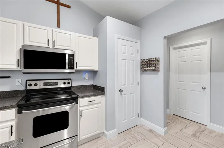 1402 Ne 19th Ter, Cape Coral, Florida 33909