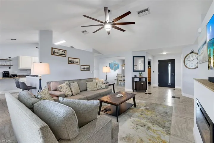 1402 Ne 19th Ter, Cape Coral, Florida 33909