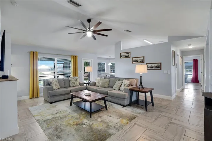 1402 Ne 19th Ter, Cape Coral, Florida 33909
