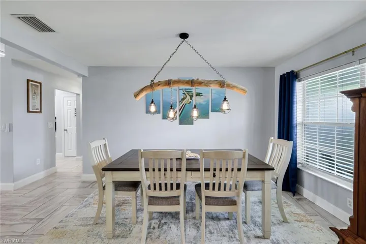 1402 Ne 19th Ter, Cape Coral, Florida 33909