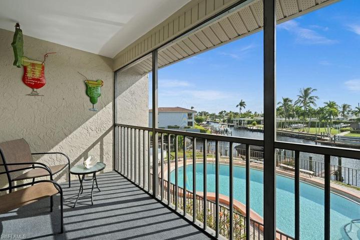 Master Bedroom Screened Balcony