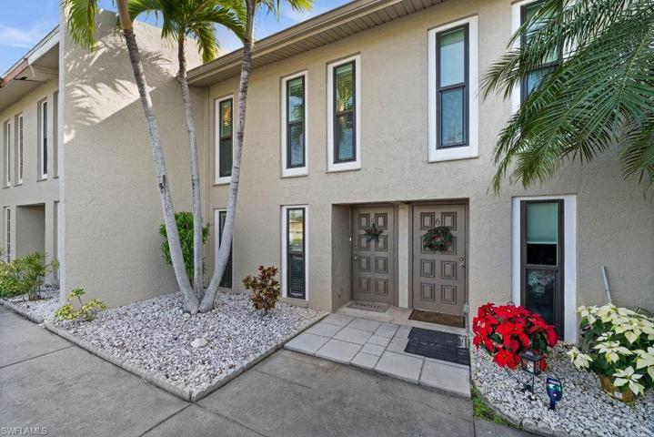 Welcome Home to 4803 SW Santa Barbara Ct #5