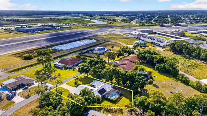 Aerial view of approach end of 32.