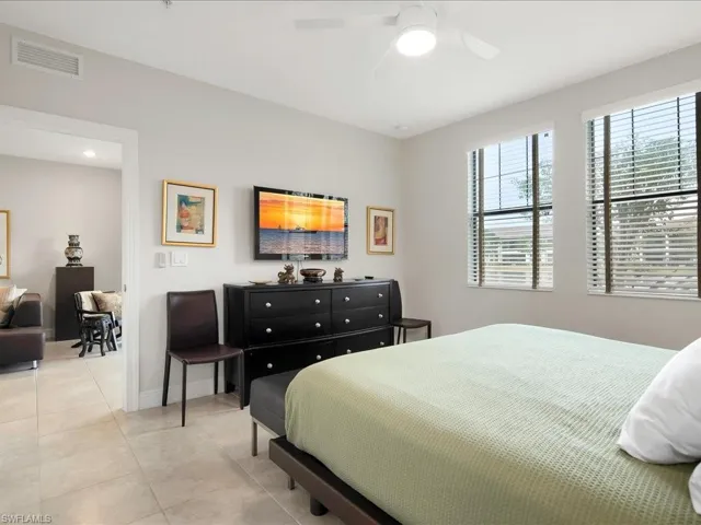 15102 Palmer Lake Cir # 105, Naples, Florida 34109
