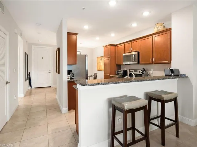 15102 Palmer Lake Cir # 105, Naples, Florida 34109