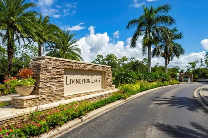 15102 Palmer Lake Cir # 105, Naples, Florida 34109