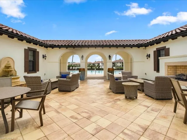 15102 Palmer Lake Cir # 105, Naples, Florida 34109