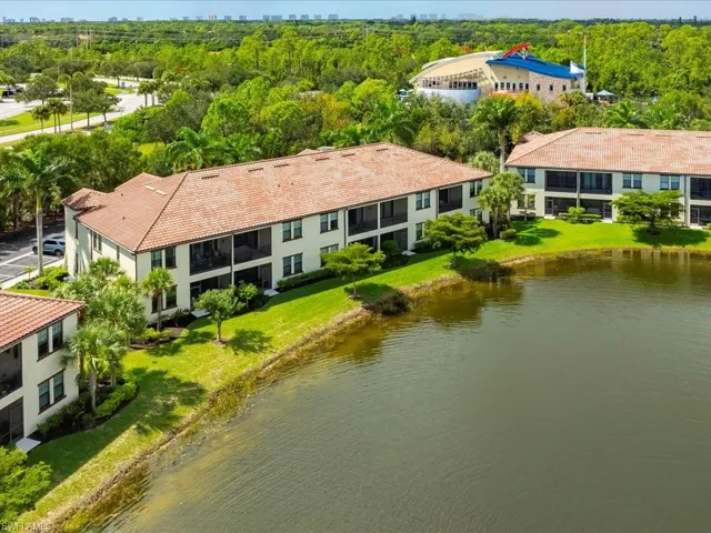15102 Palmer Lake Cir # 105, Naples, Florida 34109