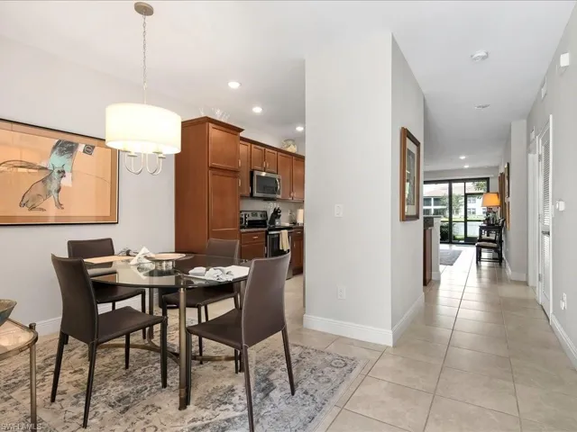 15102 Palmer Lake Cir # 105, Naples, Florida 34109
