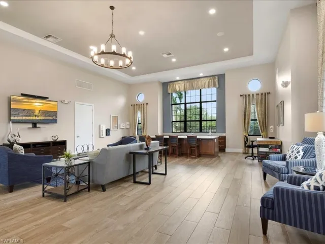 15102 Palmer Lake Cir # 105, Naples, Florida 34109