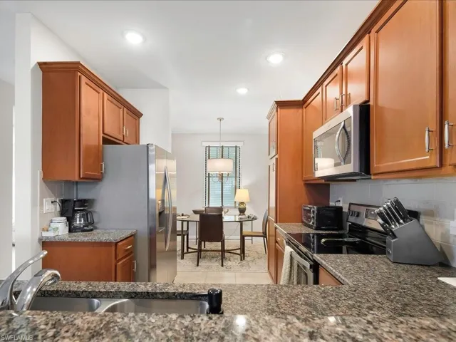 15102 Palmer Lake Cir # 105, Naples, Florida 34109
